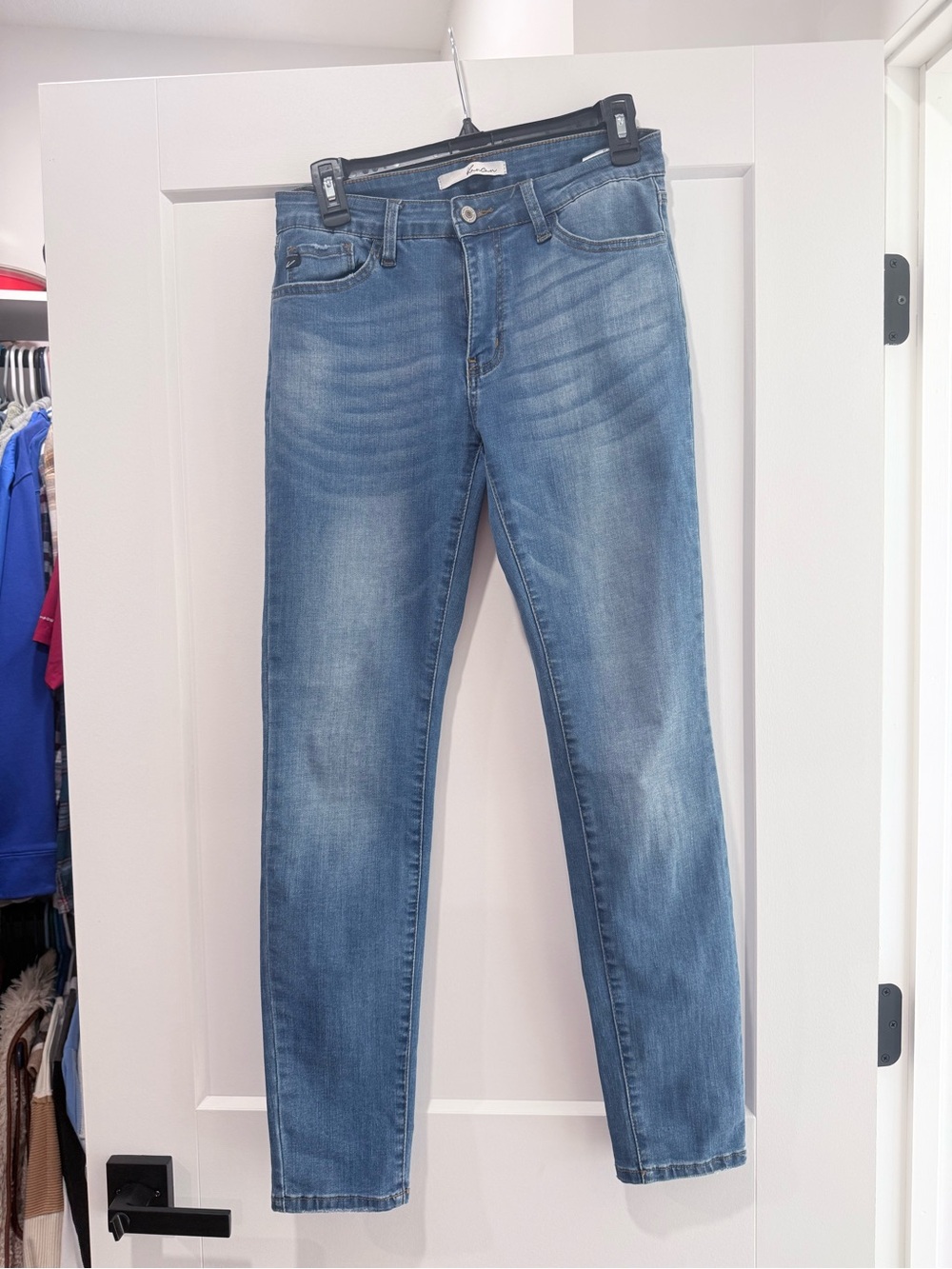 KanCan Women's Skinny Jeans in Medium Blue Wash